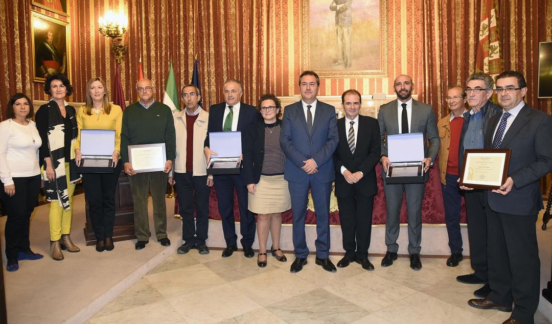 Entrega de reconocimientos a colaboradores del CRTS