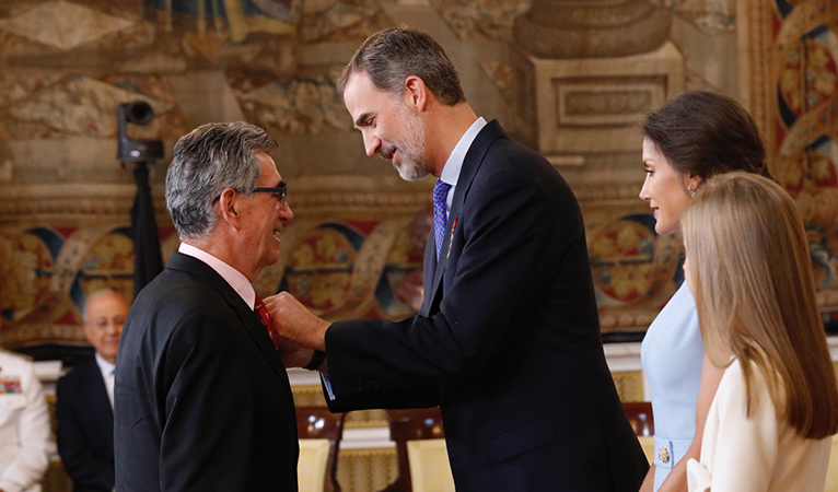 Condecoración de S.M. Felipe VI a nuestro compañero Eugenio Baison Dominguez