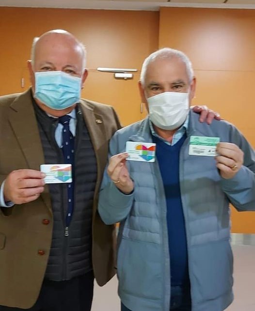 El Consejero de Salud con la donación